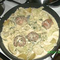 Klopsiki z kalafiorem w  serowym sosie