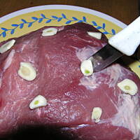 Peklowane mięso z ziołami