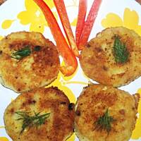 Kotleciki ziemniaczane z sosem koperkowym