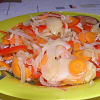 Sałatka warzywna bez octu do słoików