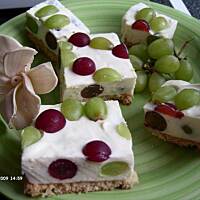 Sernik na zimno z winogronami