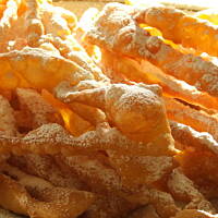 Róże karnawałowe i faworki