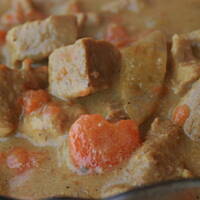 Potrawka curry z wieprzowiny kasiuli