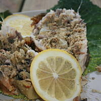 Pieczony karp nadziewany pastą rybno -pieczarkową