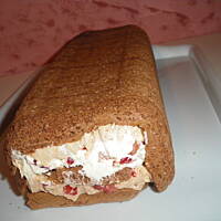 rolada czekoladowo-truskawkowa