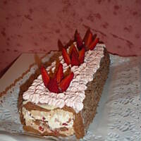 rolada czekoladowo-truskawkowa