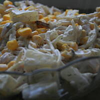 Hawajska sałatka z ananasem - smaczna i prosta