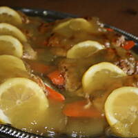 Grilowany pstrąg w galarecie z warzywami