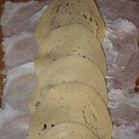 Rolowane koreczki z szyneczką i serem kasiuli