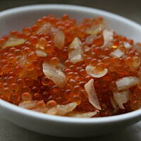 Kawior domowej roboty z cebulką i czosnkiem