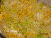 Fot. Netka Anetka, Salatka delikatna z ananasem kukurydza i porem