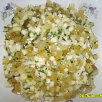 Surówka z kiszonych ogórków