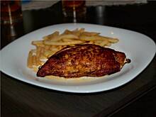 Fot. meape, Pierś faszerowana serem feta i papryką