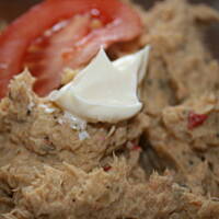 Zdrowa i pyszna pasta z gotowanej rybki i warzyw