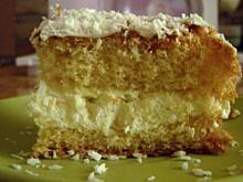 Fot. atosiaczek, Delikatne raffaello na wielkim puchowym biszkopcie