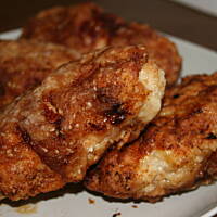 Chrupiące roladki z piersi boczku i papryki kasiuli