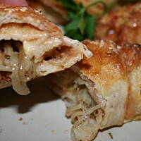 Pikantne rogale z serem - sosem i cebulką kasiuli