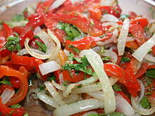 Fot. kasiul_a, Szybka surówka z papryką konserwową i cebulką