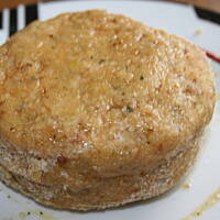 Kotlecik z sera żółtego z suszonymi pomidorami