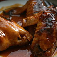 Słodko-ostre skrzydełka z majonezowym sosem kasi