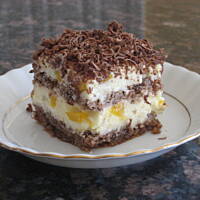 Ciasto orzechowe z brzoskwiniami