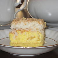 Bezowiec z ananasami