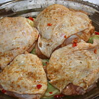 Kurczak paprykowy pieczony na ziemniakach kasiuli