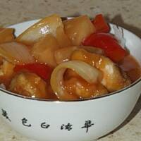 Kawałki kurczaka w słodko-kwaśnym sosie