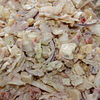 Sałatka z wędzonym kurczakiem i serem kasiuli