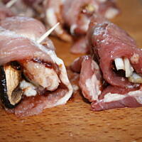 Roladki z boczku pieczone na warzywach kasiuli