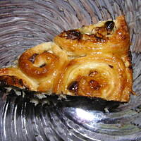 Drożdżowy ślimaczek z orzechami