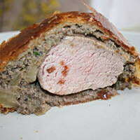 Wellington - czyli polędwiczka w cieście francuskim z wątróbką kasiuli