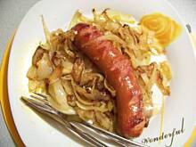 Fot. ani2908, Kiełbasa z cebulą