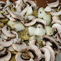 Pieczony kurczak z pieczarkami ziemniakami kasiuli