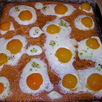 Wielkanocny placek pełen jajek