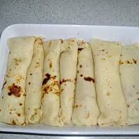 Naleśniki z nadzieniem szpinakowo-serkowym