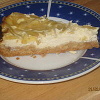 Sernik miodowo migdalowy