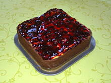 Fot. Malena, Sernik z wisniami na czekoladowym spodzie