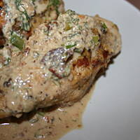 Kieszonki nadziewane w sosie koperkowym kasiuli