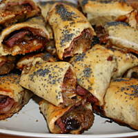 Paszteciki z boczkiem śliwkami i cebulą kasiuli