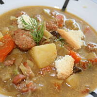 Zupa z klopsikami o grzybowym aromacie kasiuli