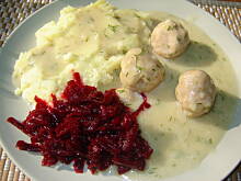 Fot. eNka, Pulpeciki w sosie śmietanowo-koperkowym