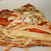 Pizza makaronowa z sosem i serem kasiuliii