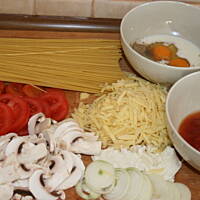 Pizza makaronowa z sosem i serem kasiuliii