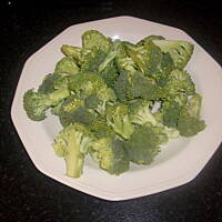 Brokułowo - Jajeczno - Pomidorowa sałatka