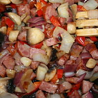 Gulasz po cygańsku z polędwicy w sosie kasiuli