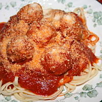 Spaghetti z Meatballs w Sosie Pomidorowym Marinara