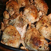 Faszerowane skrzydełka w smakowitym sosie kasiuli