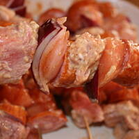 Szaszłyki z polędwiczki- piersi- kiełbaski kasiuli