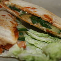 Zielone pikantne tosty z serem kasiuli